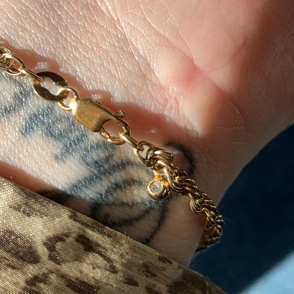 10K Solid Yellow Gold Twist Bracelet - Picture 5 of 6